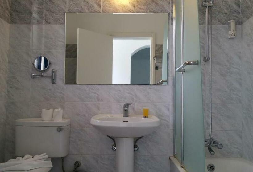 オーシャンビュースイート, Marica S Boutique