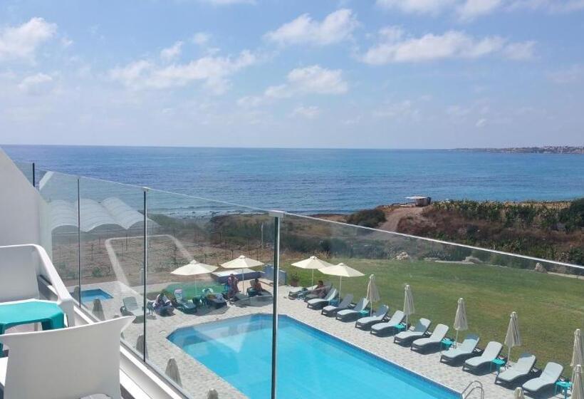 オーシャンビュースイート, Marica S Boutique