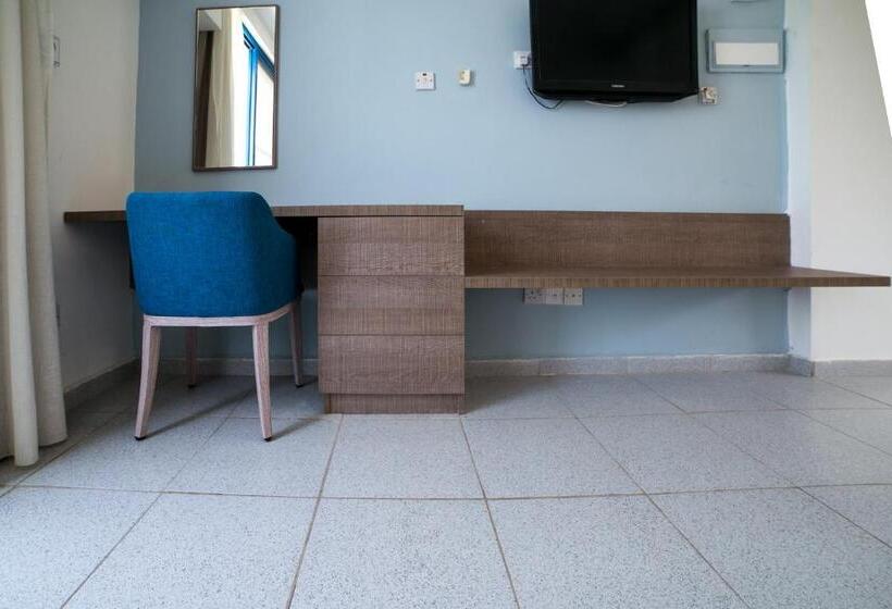 オーシャンビュースイート, Marica S Boutique