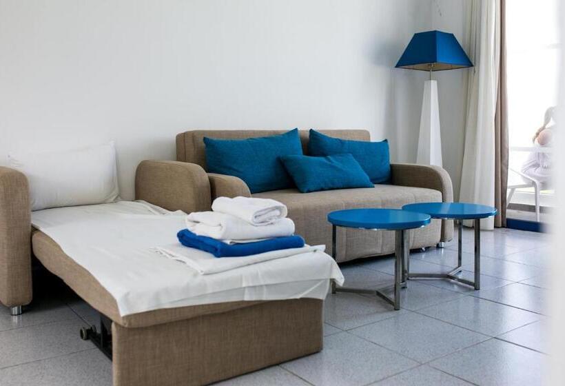 オーシャンビュースイート, Marica S Boutique