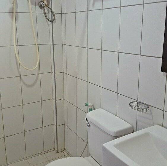 Chambre Familiale, Michelle Pension