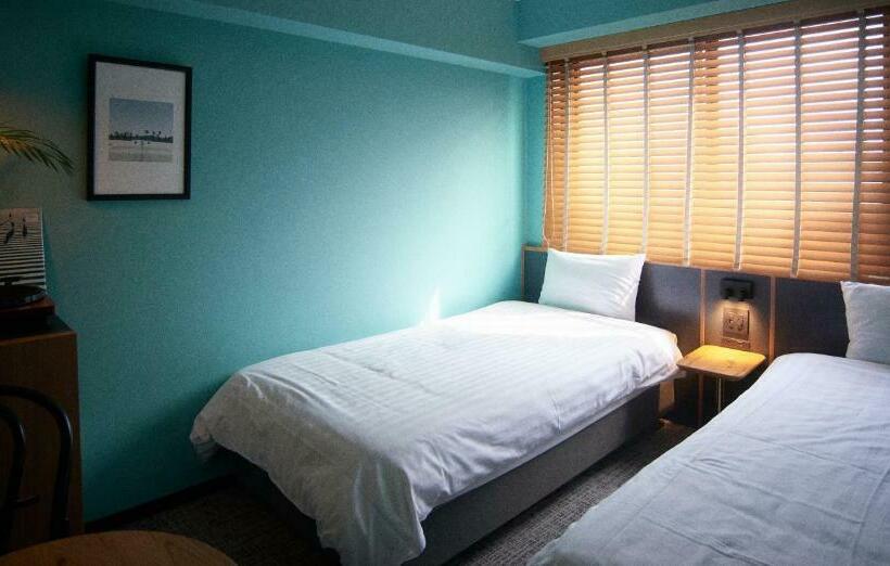 Quarto Estandar, She Kyoto