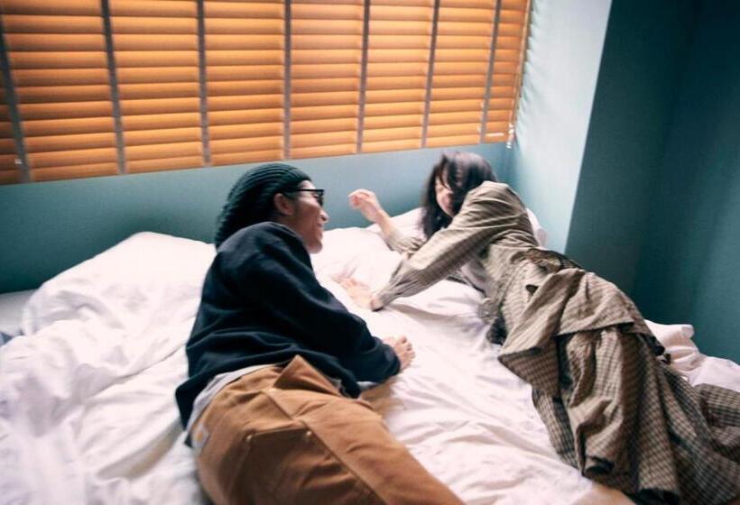 Quarto Estandar, She Kyoto