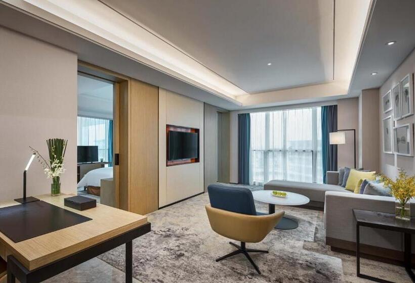 Suite Superior, The Qube Hotel Shanghai Hongqiao