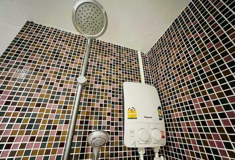 带1个卧室的带阳台的公寓, Inn Kham Apartment