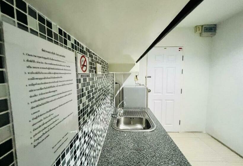 带1个卧室的带阳台的公寓, Inn Kham Apartment