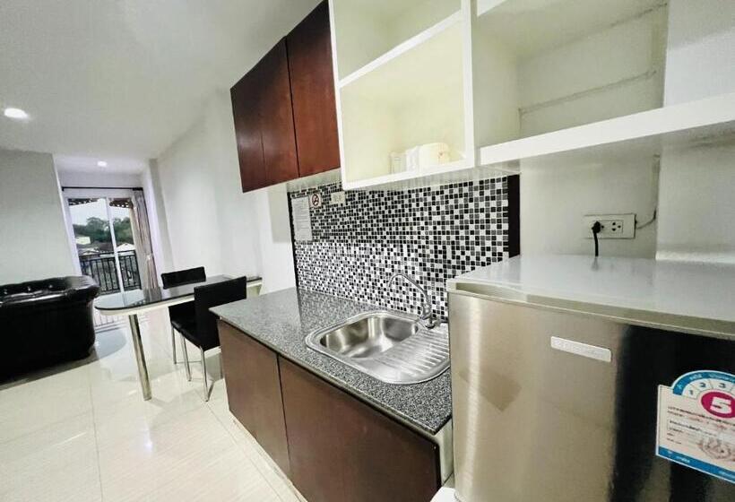 带1个卧室的带阳台的公寓, Inn Kham Apartment