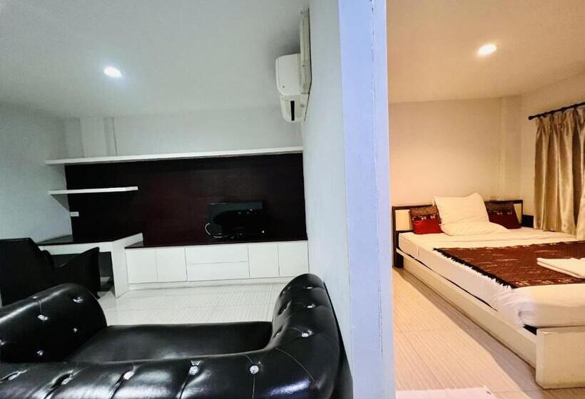 带1个卧室的带阳台的公寓, Inn Kham Apartment