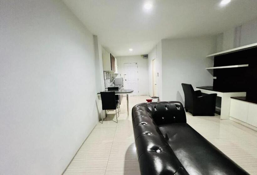 带1个卧室的带阳台的公寓, Inn Kham Apartment