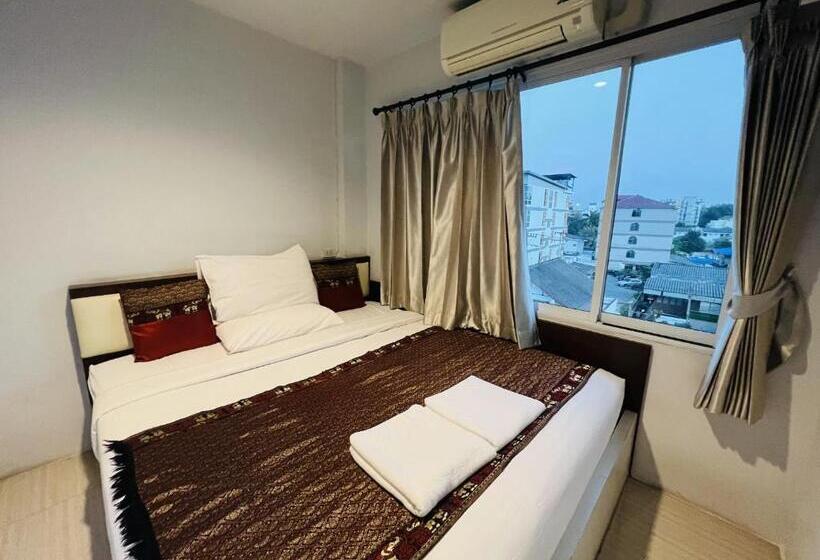 带1个卧室的带阳台的公寓, Inn Kham Apartment