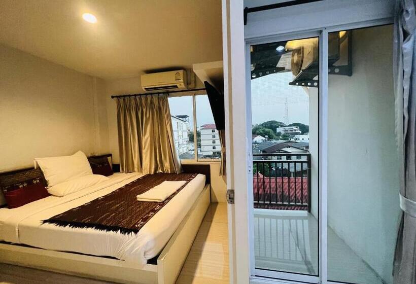 带1个卧室的带阳台的公寓, Inn Kham Apartment