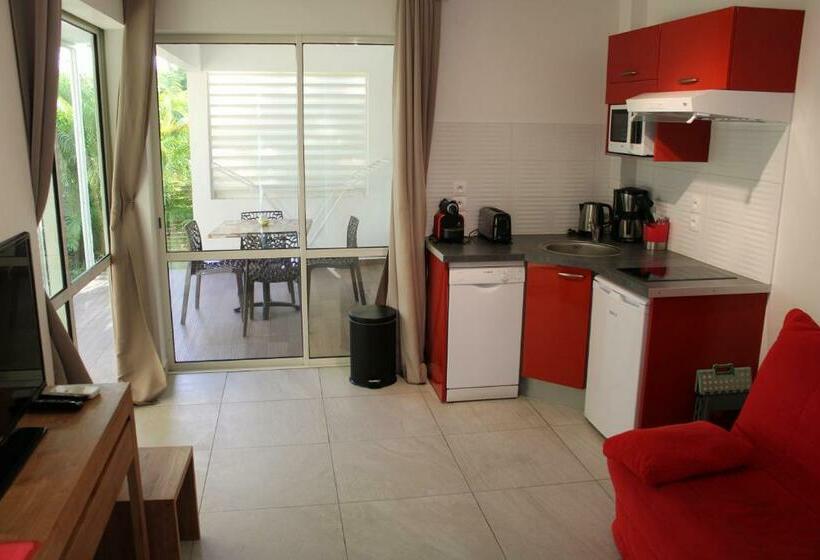 سوئیت با وان آب گرم, Majesty Palm