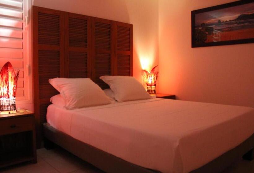 سوئیت با وان آب گرم, Majesty Palm