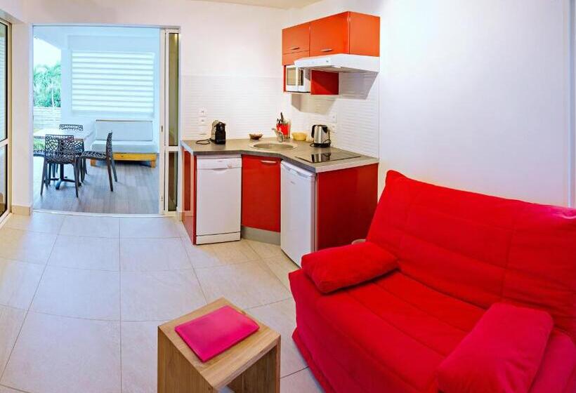 سوئیت با وان آب گرم, Majesty Palm