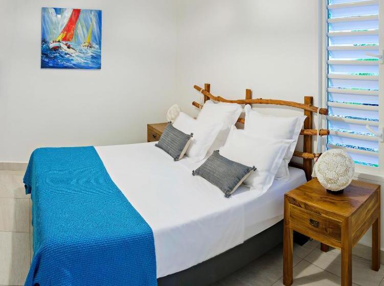 سوئیت با وان آب گرم, Majesty Palm