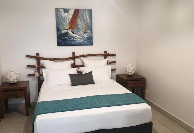 سوئیت با وان آب گرم, Majesty Palm