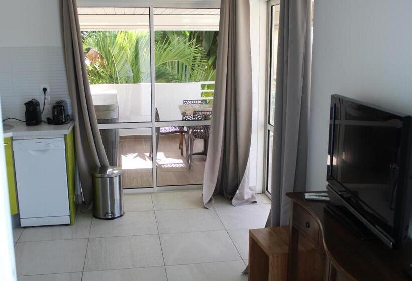 سوئیت با وان آب گرم, Majesty Palm