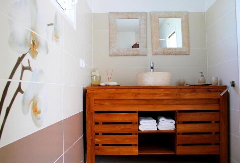 سوئیت با بالکن, Majesty Palm