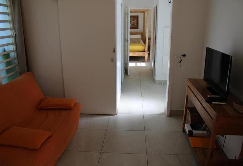 سوئیت با بالکن, Majesty Palm