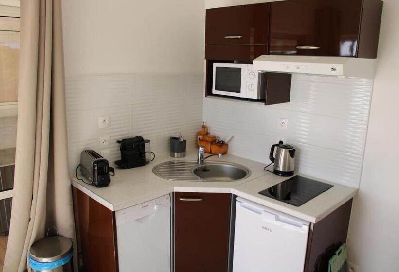 سوئیت با بالکن, Majesty Palm