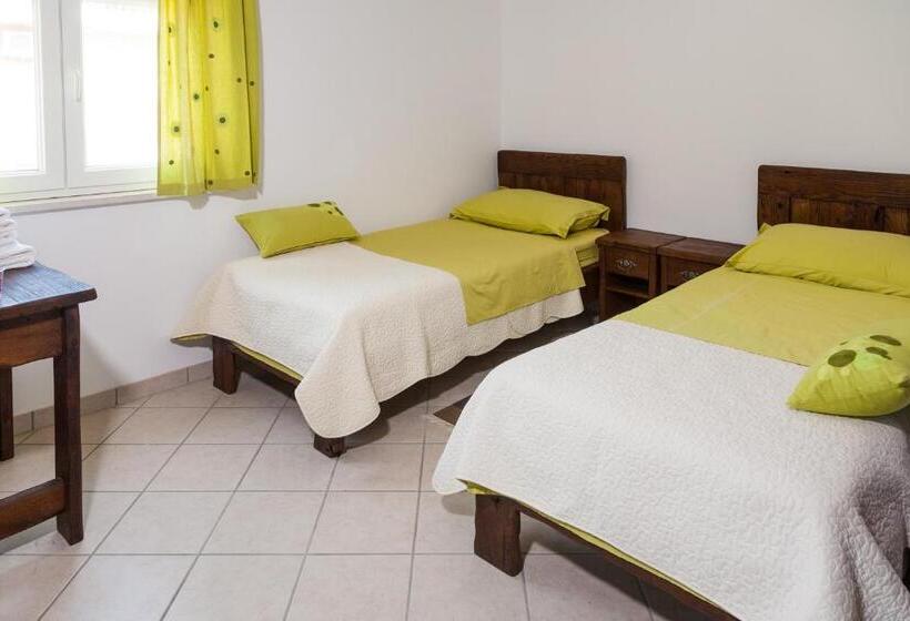 اتاق استاندارد چهار تخته, Rooms Vesna