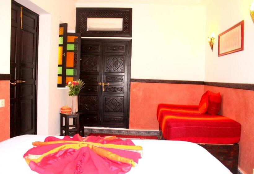 Standard Triple Room, Riad Bjoujna