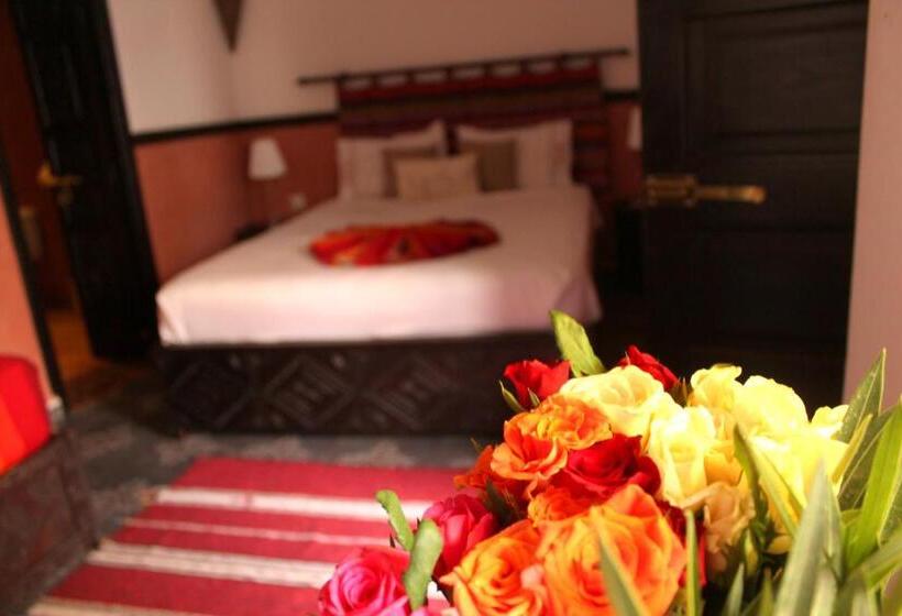 Standard Triple Room, Riad Bjoujna