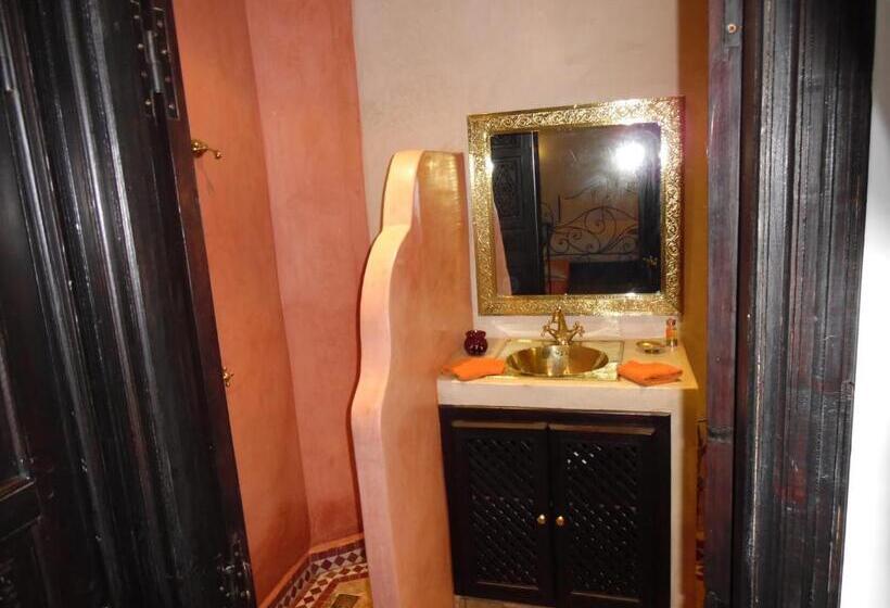 Standard Triple Room, Riad Bjoujna