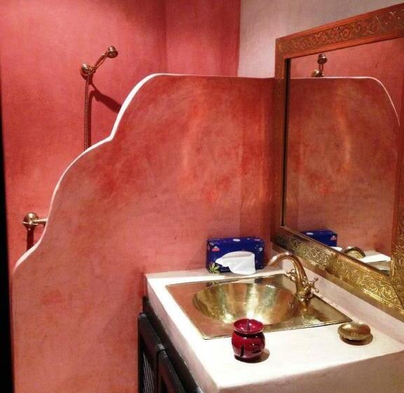 Standard Triple Room, Riad Bjoujna