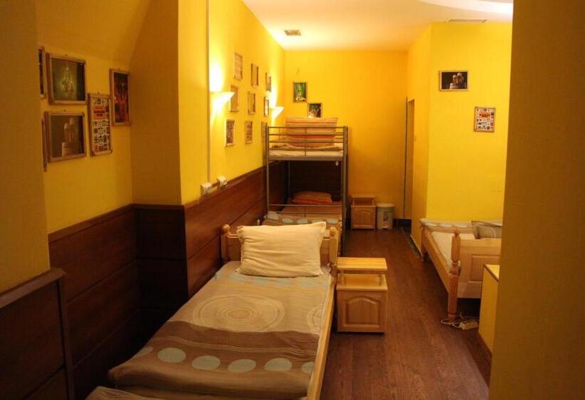 ルームシェアのワンベッド, Casablanca City