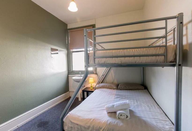 バス共有のスタンダードルーム, The Pickled Frog