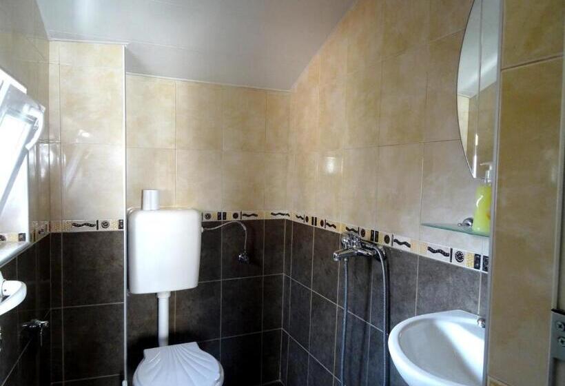 Семейный Номер, Family Hotel Rose