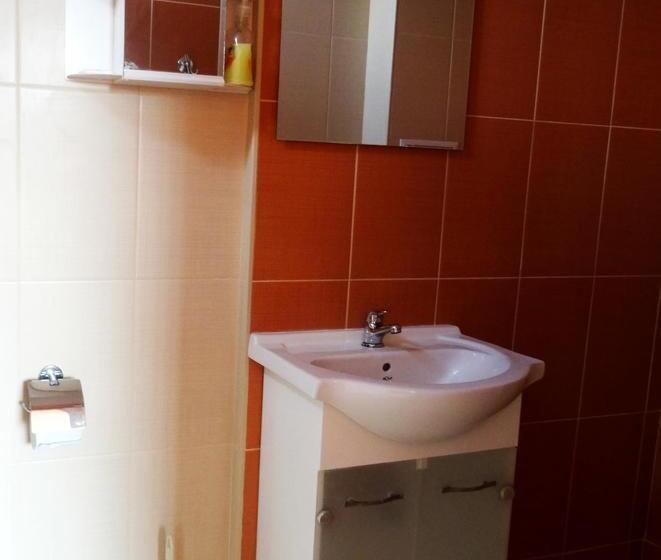 חדר משפחתי נוף לגינה, Family Hotel Rose