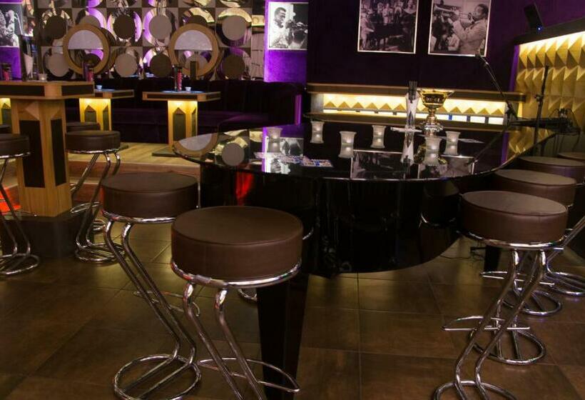 غرفة قياسية, Cartoon Razgrad