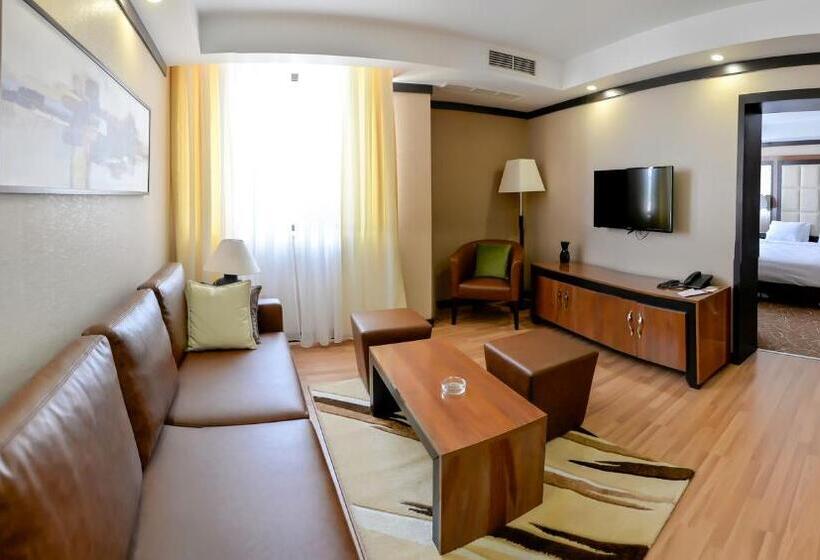 جناح, Cartoon Razgrad