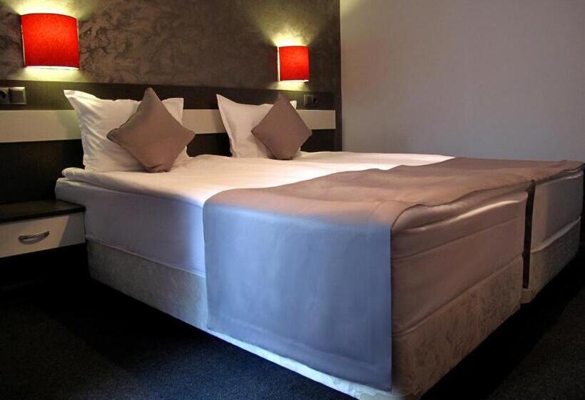 スタンダードルーム, Gran Via