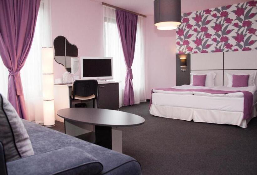 デラックスルーム, Gran Via