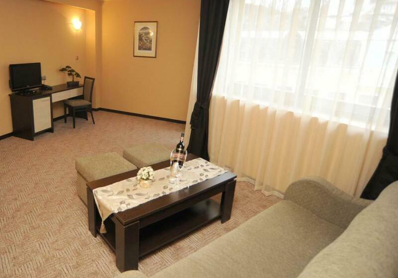 شقة غرفة واحدة, Lovech