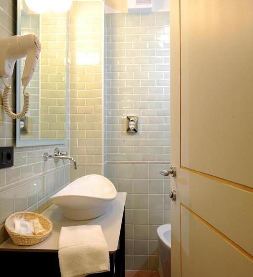 اتاق استاندارد سه نفره, Magione Papale Relais