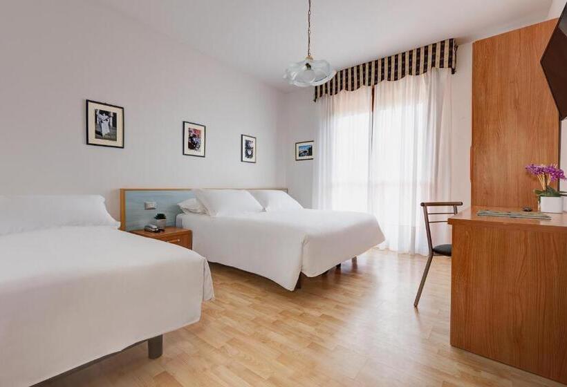 اتاق استاندارد سه نفره, Piccadilly