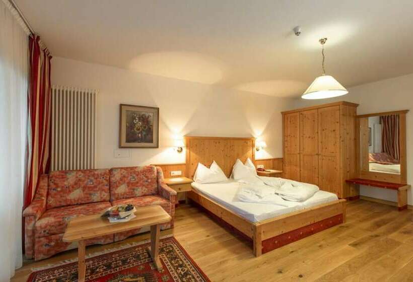 חדר קומפורט, Steinegger