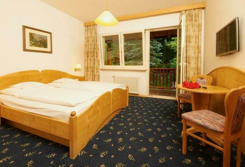 חדר קומפורט, Steinegger