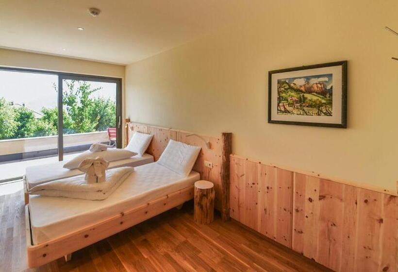 דירת 2 חדרים עם טרסה, Steinegger