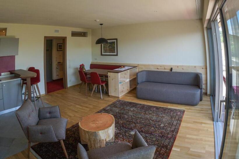 דירת קומפורט חדר שינה 1, Steinegger