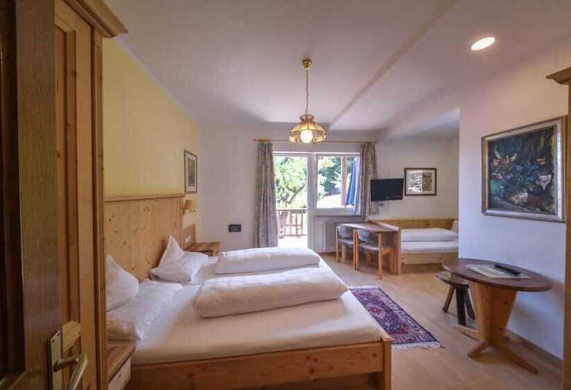 חדר קומפורט, Steinegger