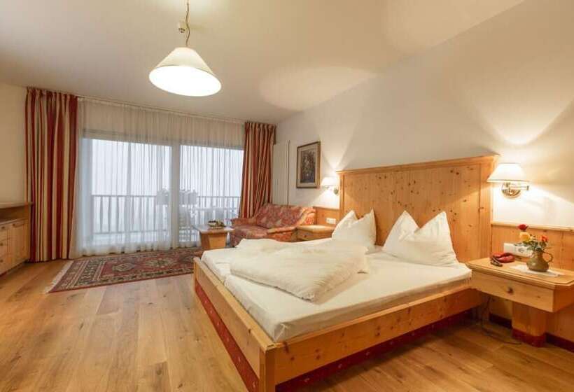 חדר סופריור, Steinegger