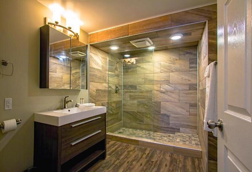 2 Bedrooms Apartment Lake View, Howey Bay Motel