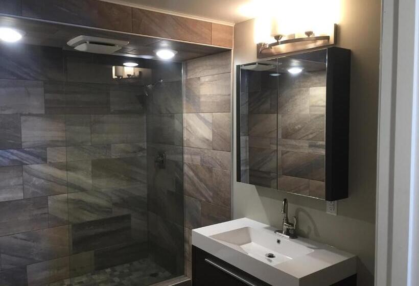 2 Bedrooms Apartment Lake View, Howey Bay Motel