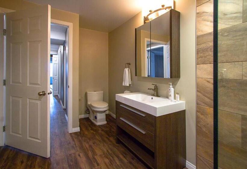 2 Bedrooms Apartment Lake View, Howey Bay Motel