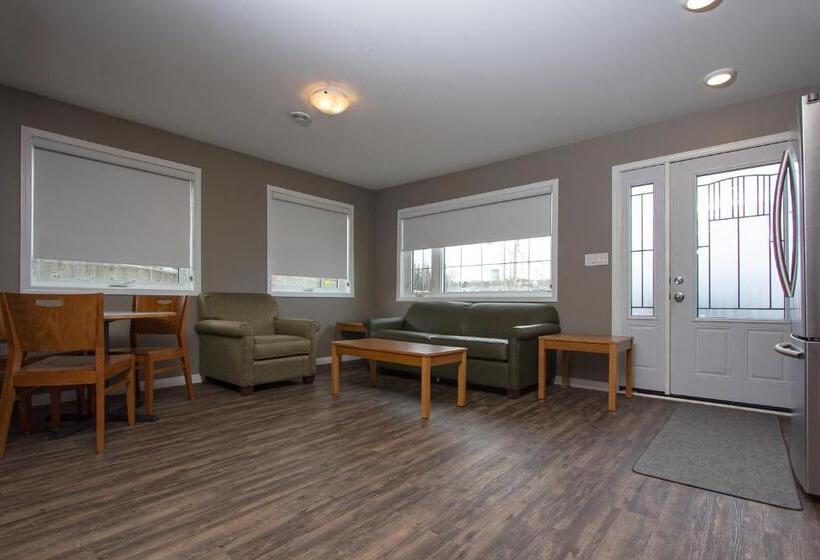 2 Bedrooms Apartment Lake View, Howey Bay Motel